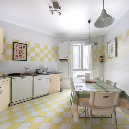 Apartment Aston - Amplio Y Sereno A Pocos Metros Del Centro Bilbao